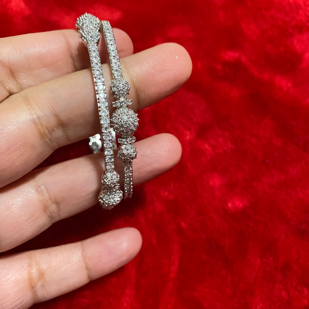 Jewelry - Picture 3 of 4